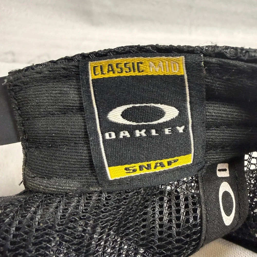 Oakley‎ Classic Mid Trucker Hat OSFA Gray Black Mesh Snapback Adjustable Logo